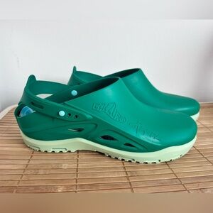 BNWOT Green Calzuro Shoes 38/39